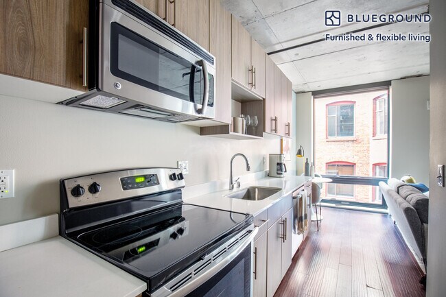 Foto del edificio - 1900 1st Ave