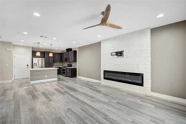 Building Photo - 1024 Via Lombardi