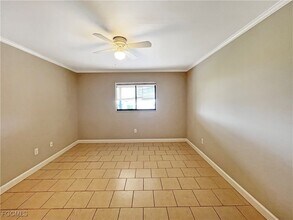 Building Photo - 4530 SW 10th Ave