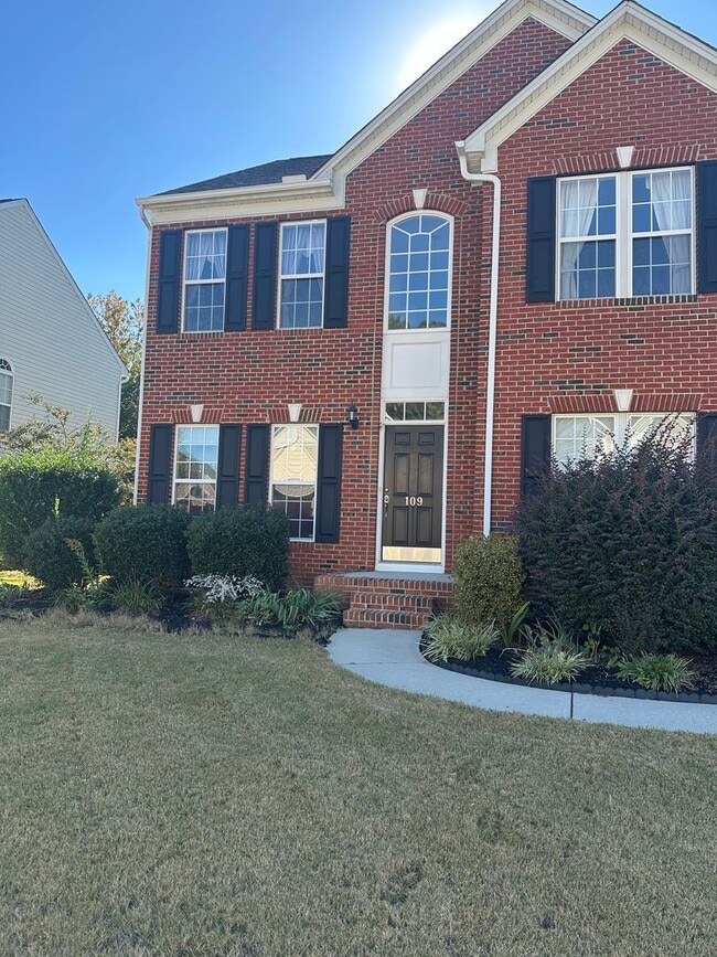 Foto del edificio - Prime Location, Five Forks! Lease only
