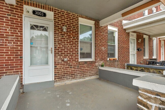 Foto del edificio - 3 bedroom 1.5 bathroom in Central Park Heights - Poor Credit Considered