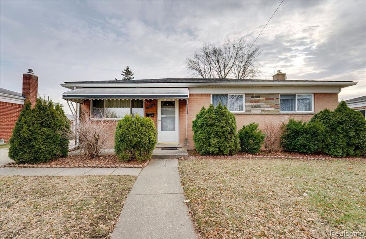 Primary Photo - Fantastic 3 Bedroom Ranch