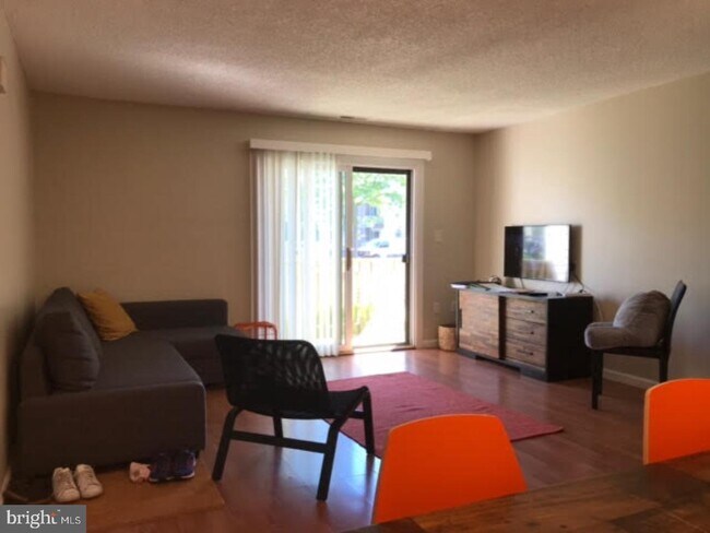 Building Photo - 1105 Ravens Crest Dr
