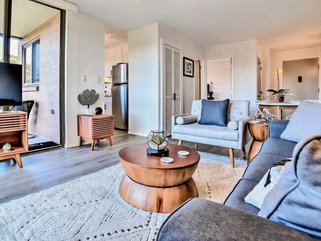 Foto del edificio - KAHANA MANOR 1BD 1 BA OCEAN VIEW AVAILABLE...