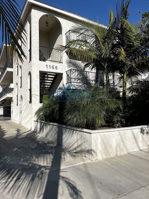 Building Photo - 1166 W 22nd St