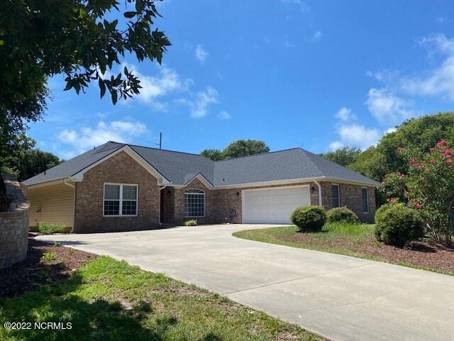 Primary Photo - 301 Pine Knoll Cir