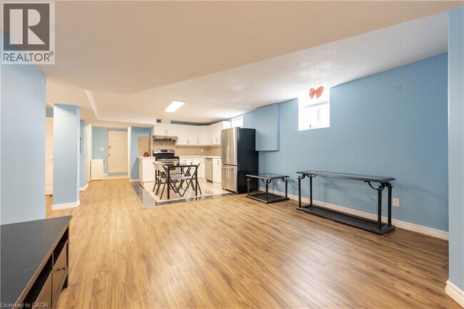 Building Photo - 263 Hepburn Crescent