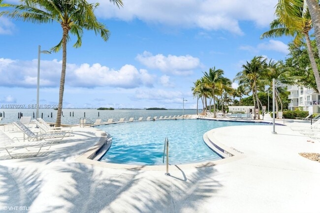 Foto del edificio - 750 NE 64th St