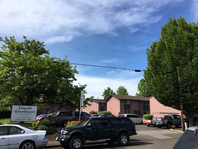 Foto del edificio - 100-190 SE Viewmont Ave