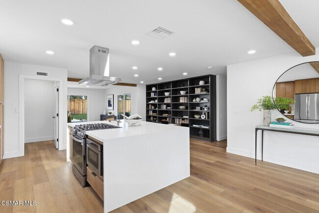 Foto del edificio - 6655 Lederer Ave