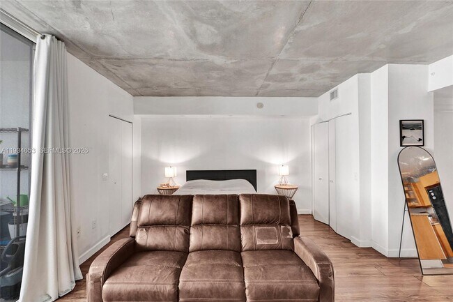 Foto del edificio - 3180 SW 22nd Terrace