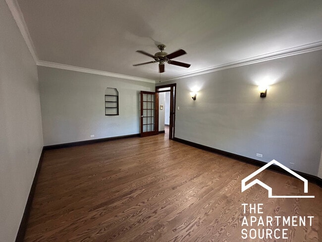 Building Photo - 4519 N Wolcott Ave