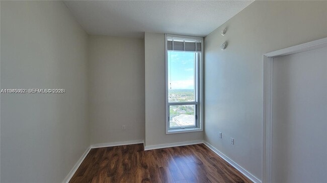 Foto del edificio - 9055 SW 73rd Ct