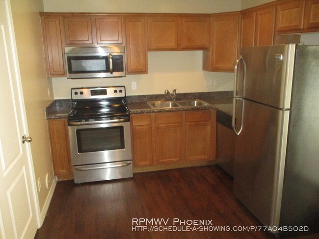 Building Photo - Charming 2x2 Phoenix Condo Near L-101 & I-17