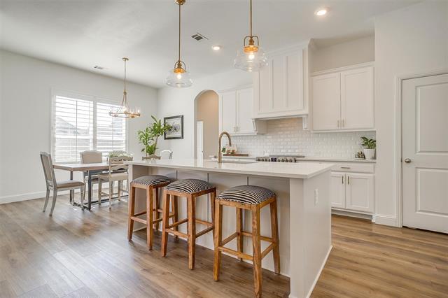 Building Photo - 408 E Paddock