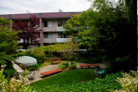 Building Photo - Grand Lake Gardens