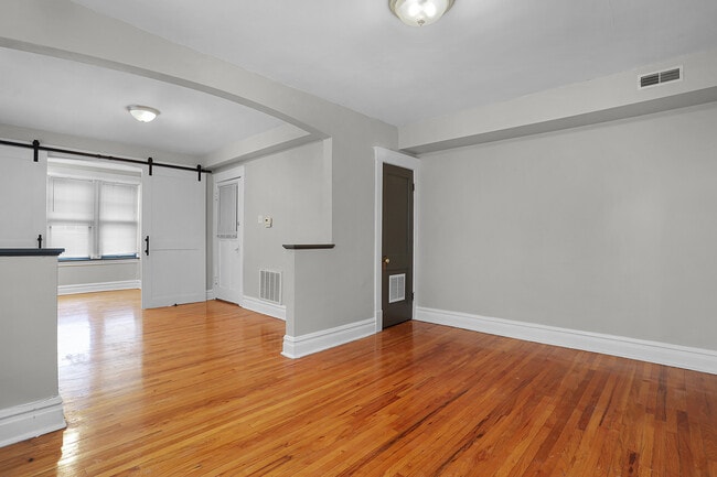 Building Photo - 4908 Devonshire Ave