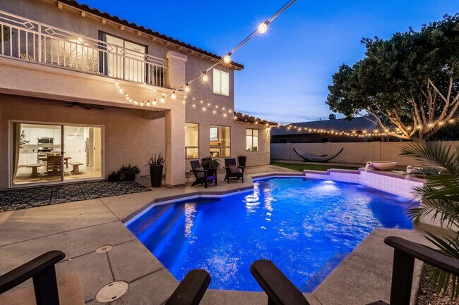 Foto del edificio - FULLY FURNISHED BEAUTFULLY REMODELED RESOR...