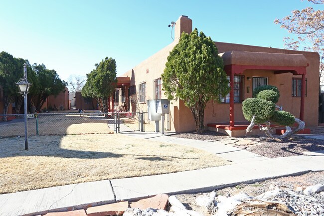Foto del edificio - 1104 Silver Ave SW