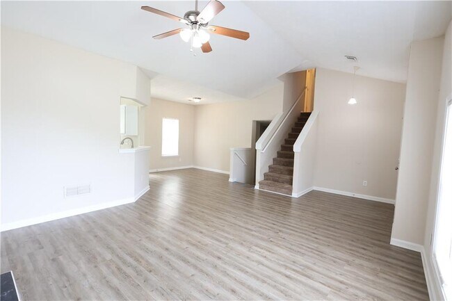 Foto del edificio - 3044 Lake Park Trail