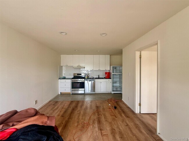 Foto del edificio - 765 Shore Rd