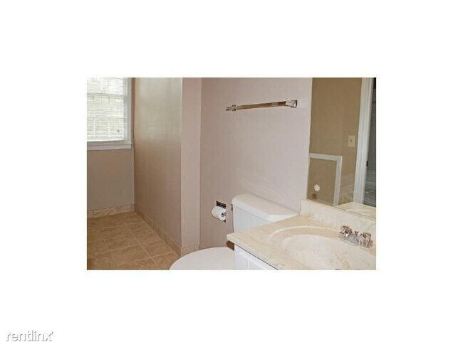 Foto del edificio - 3 br, 2.5 bath Townhome - 218 Forkner Dr