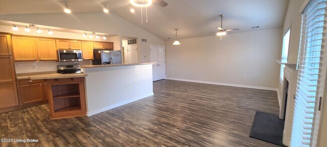 Foto del edificio - 6503 Brook Bend Way