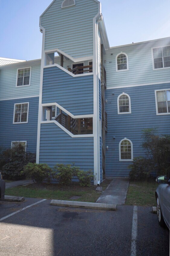 4210 Wilshire Blvd, Wilmington, NC 28403 Condo for Rent in Wilmington