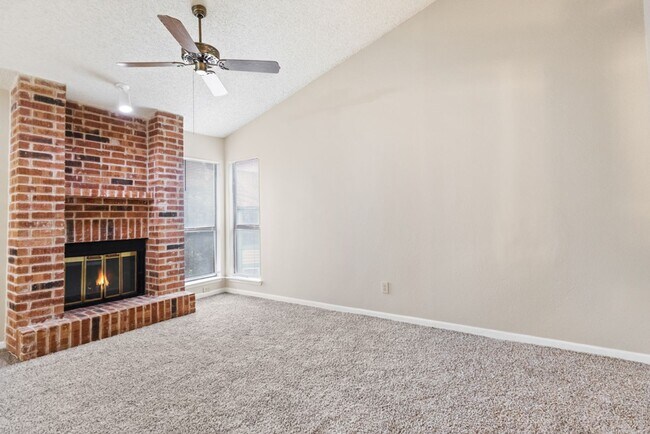Foto del edificio - 4839 Brandeis St