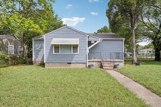 Building Photo - 3917 E Xyler St