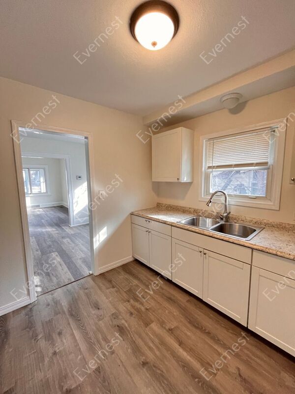 Building Photo - 1815 Berdan Ave