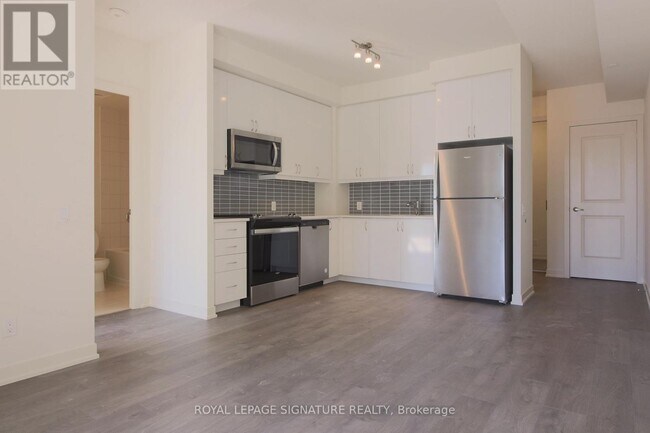 Photo du bâtiment - 4955-4955 Yonge St
