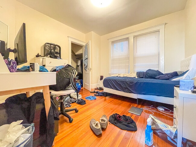 Foto del edificio - 209 Chestnut Hill Ave