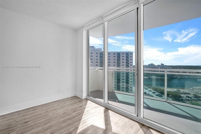 Building Photo - 3001 S Ocean Dr