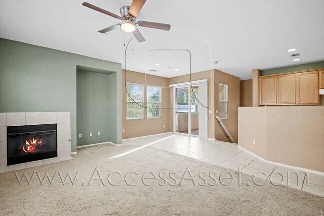 Building Photo - Beautiful 2 Bed/2 Bath with a Desirable La...