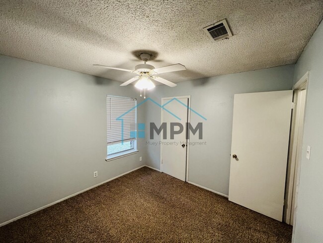 Building Photo - 113 Hilltop Dr