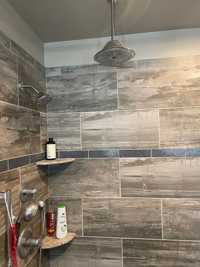 Baño privado - 2120 Lara Dr