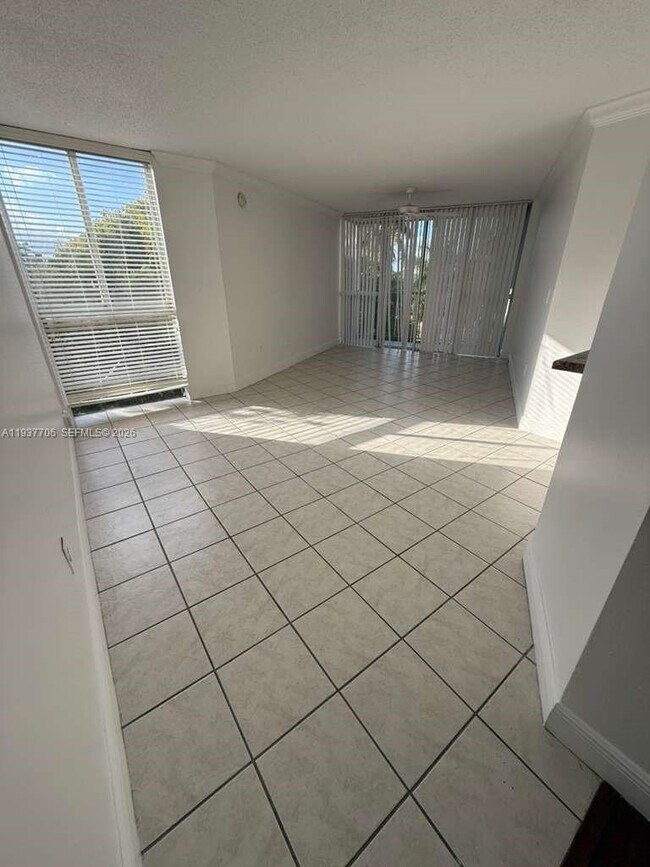 Foto del edificio - 6995 NW 186th St