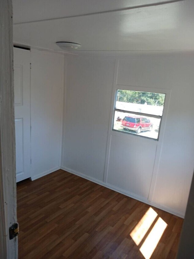 Building Photo - Two Bedroom Mobile Home for Rent in Lancas...