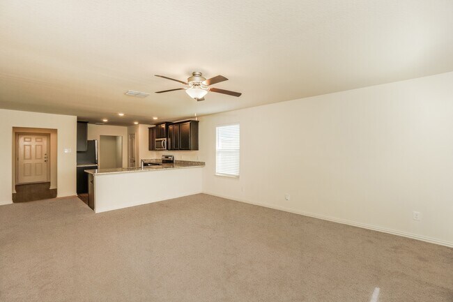 Foto del edificio - 7206 Lazy Cyn