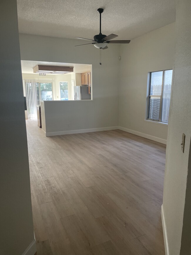 Building Photo - 4262 Chinquapin Way