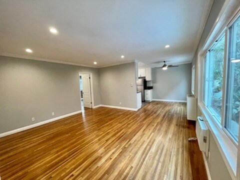 Foto del edificio - 8009 Norton Ave