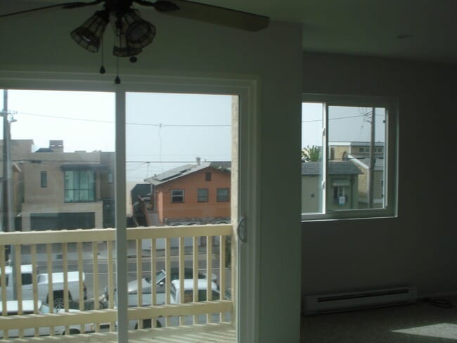 Building Photo - OCEAN VIEW 2 BDRM 2 BA CONDO FOR LEASE