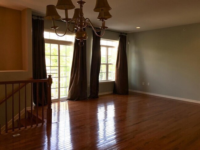 Building Photo - 3 Kissam Ct