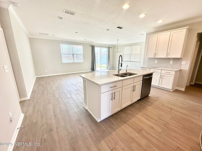 Building Photo - 198 Codona Glen Dr