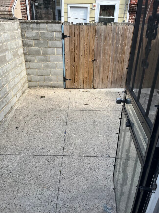 Foto del edificio - 1449 S 28th St