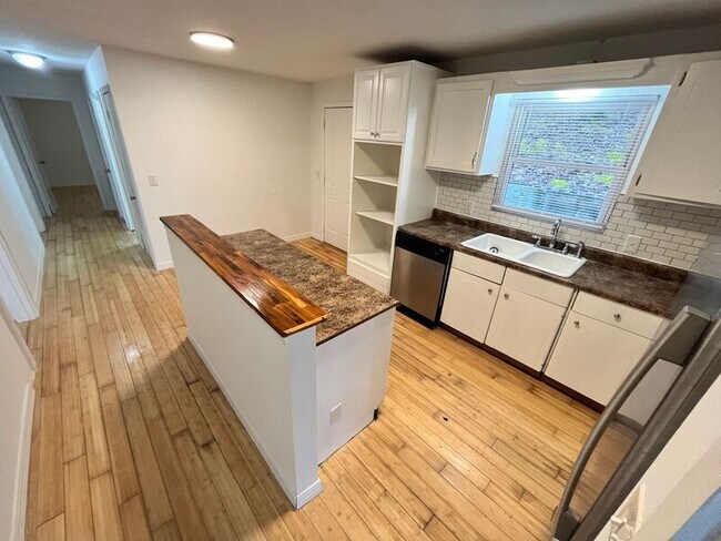 Foto del edificio - 3316 Easton Ave