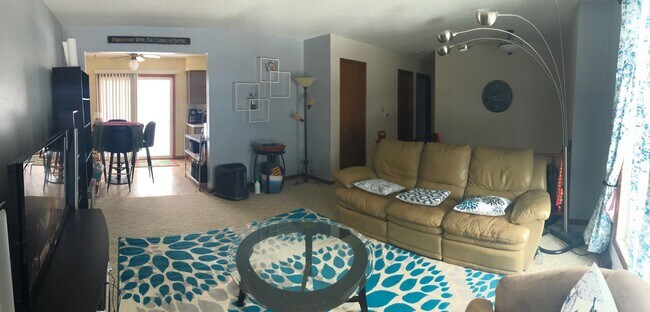 Foto del edificio - 4-Bed 2-Bath House in Cedar Falls