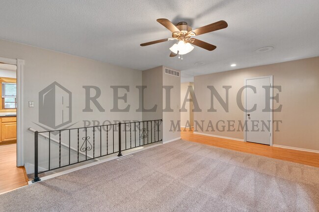 Building Photo - 1116 S Barlow St