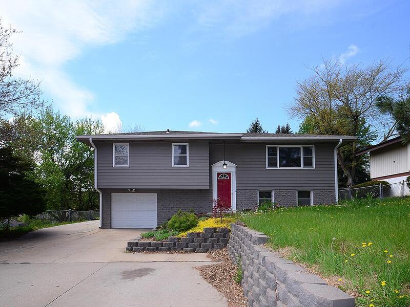 Primary Photo - 2110 S 120th St